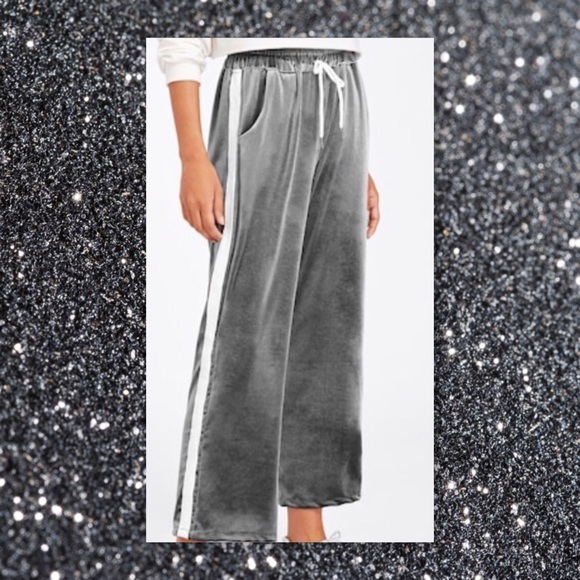 JUST IN🆕 New Velvet Cropped Jogger Pants OS - Picture 3 of 4